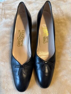 Salvatore Ferragamo Black Leather Pumps Women’ 9 AAAA extra narrow Made in Italy